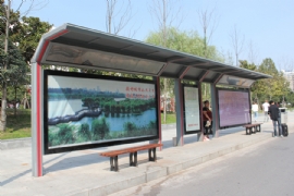 公交候車亭廣告促進城市的經濟增長